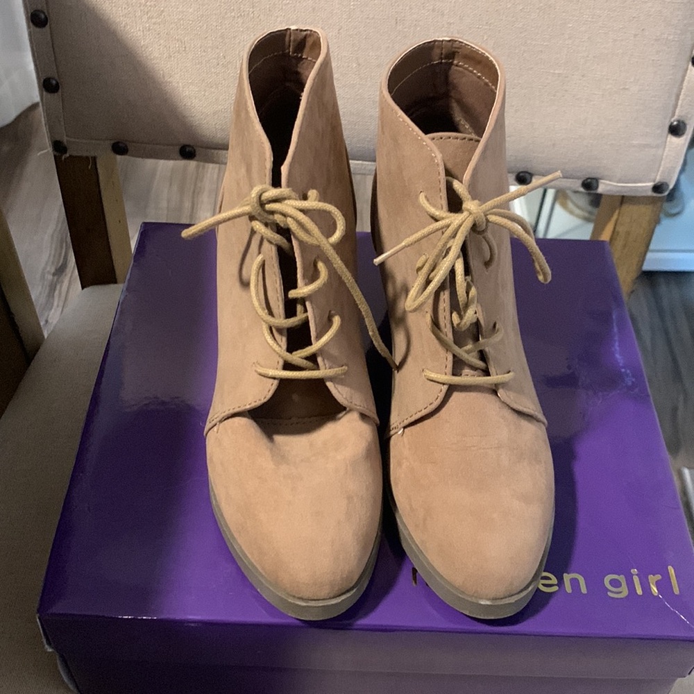 Madden girl wedge boots size 7.5 NIB - Picture 3 of 5